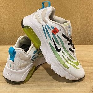 NIKE WORLDWIDE AIR MAX EXOSENSE SE youth size 3.5, great condition